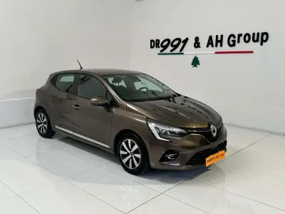 Usata Renault Clio V Initiale Paris 91 CV (66 kW) 2021 Beige Berlina