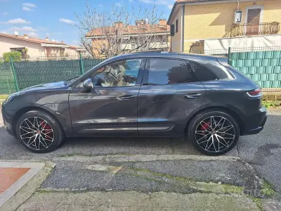 Usata Porsche Macan T 197 CV (144 kW) 2024 Grigio SUV