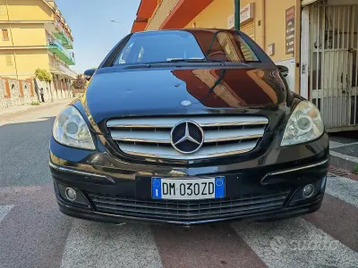 Usata Mercedes B150 95 CV (69 kW) 2008 Nero Monovolume