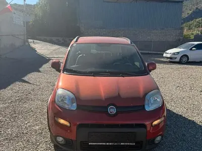 Usata Fiat Panda 4x4 Climbing 75 CV (55 kW) 2013 Rosso Utilitaria