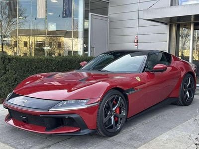 Rosso Nuova 2025 Ferrari 12 Cilindri Coupé | 569.000 €
