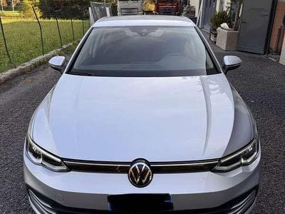 Usata VW Golf VIII Life 110 CV (80 kW) 2022 Argento Berlina