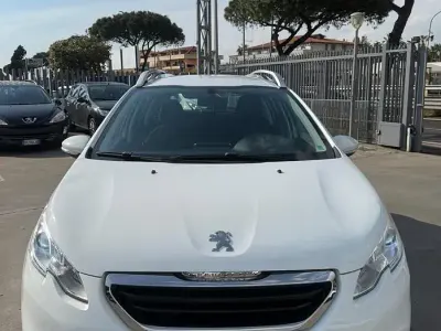 Usata Peugeot 2008 Allure 82 CV (60 kW) 2015 Bianco SUV