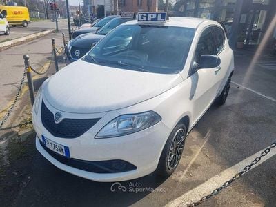 Usata Lancia Ypsilon Gold 69 CV (50 kW) 2018 Bianco Utilitaria