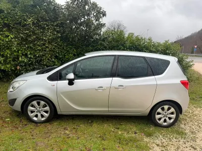 Usata Opel Meriva 95 CV (69 kW) 2013 Grigio Monovolume