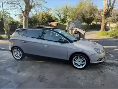 Usata Lancia Delta 190 CV (139 kW) 2010 Utilitaria