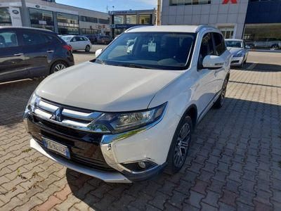 usata Mitsubishi Outlander 2.2 DI-D 4WD Instyle - Autocarro