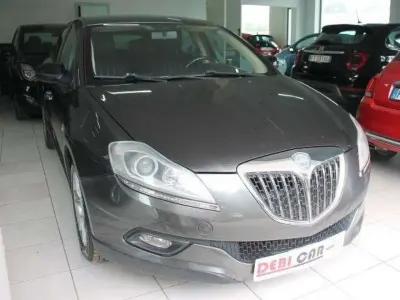 Usata Lancia Delta 120 CV (88 kW) 2011 Grigio Utilitaria