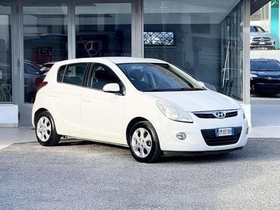 Usata Hyundai i20 78 CV (57 kW) 2012 Bianco Berlina