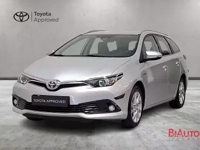 Usata Toyota Auris Touring Sports Active 135 CV (99 kW) 2017 Grigio Station wagon