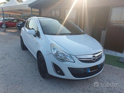 Usata Opel Corsa 86 CV (63 kW) 2011 Bianco Berlina
