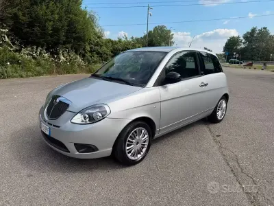 Usata Lancia Ypsilon 69 CV (50 kW) 2011 Grigio Utilitaria
