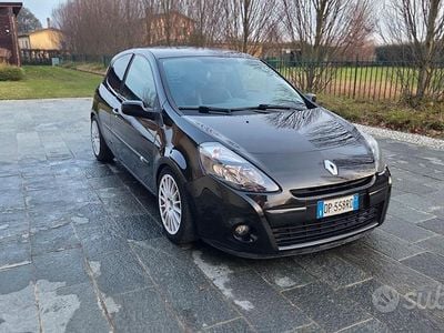 Usata Renault Clio II LE 86 CV (63 kW) 2008 Nero Berlina