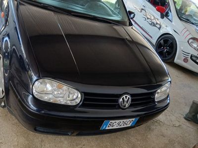 Usata VW Golf IV 110 CV (80 kW) 2001 Blu Utilitaria