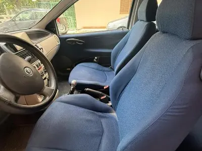 Usata Fiat Punto 69 CV (50 kW) 2005 Marrone Utilitaria
