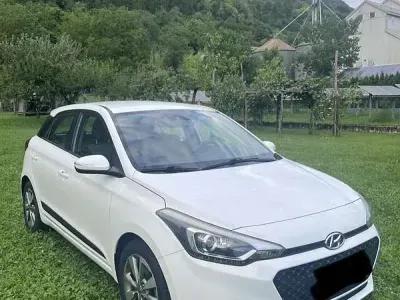 Usata Hyundai i20 Active 85 CV (62 kW) 2016 Bianco Utilitaria