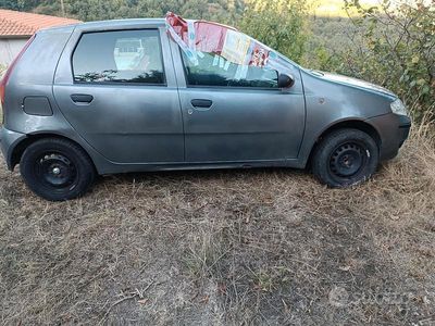 Usata Fiat Punto 70 CV (51 kW) 2005 Grigio Utilitaria