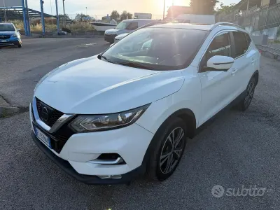 Usata Nissan Qashqai N-Connecta 131 CV (96 kW) 2017 Bianco SUV