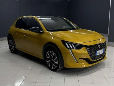 Usata Peugeot 208 GT 102 CV (75 kW) 2022 Giallo agueda Utilitaria
