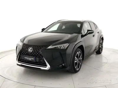 Usata Lexus UX 250h Luxury Line 146 CV (107 kW) 2021 Nero SUV