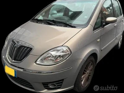 Usata Lancia Musa 95 CV (69 kW) 2009 Grigio Monovolume
