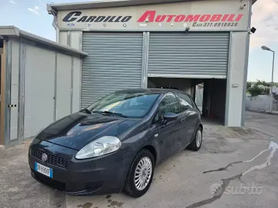 Usata Fiat Grande Punto Dynamic 75 CV (55 kW) 2009 Grigio Utilitaria
