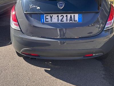 Usata Lancia Ypsilon 69 CV (50 kW) 2015 Grigio Utilitaria