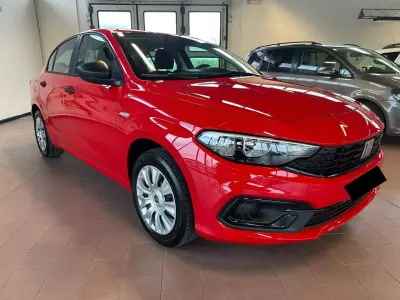 Usata Fiat Tipo 101 CV (74 kW) 2022 Rosso Berlina