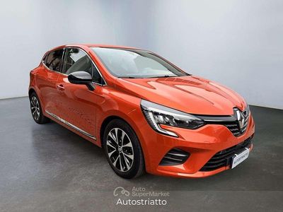Usata Renault Clio V Techno 101 CV (74 kW) 2023 Arancione Utilitaria