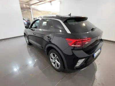 Usata VW T-Roc R-line 110 CV (80 kW) 2023 Nero SUV