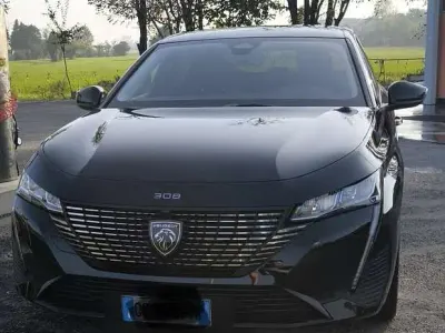 Usata Peugeot 308 SW Allure 131 CV (96 kW) 2023 Station wagon