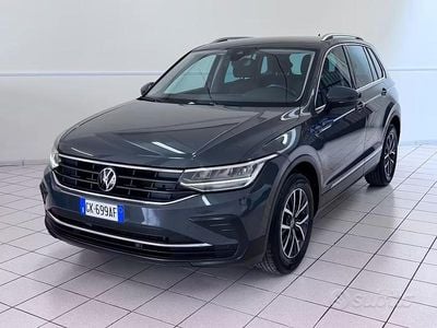 Usata VW Tiguan Life 122 CV (89 kW) 2022 Grigio SUV