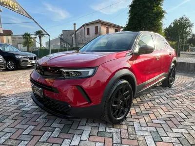 Usata Opel Mokka GS Line 101 CV (74 kW) 2022 Rosso SUV