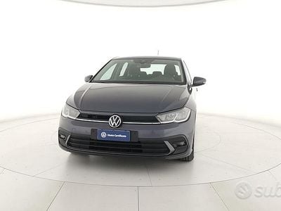 Usata VW Polo Life 95 CV (69 kW) 2022 Grigio Berlina