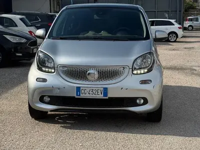 Usata Smart ForFour Passion 71 CV (52 kW) 2016 Grigio Utilitaria
