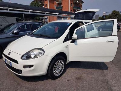 Usata 2017 Fiat Grande Punto Utilitaria | 6350 € (Cara)