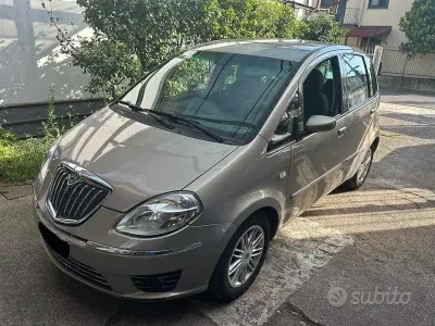 Usata Lancia Musa 95 CV (69 kW) 2008 Grigio Monovolume