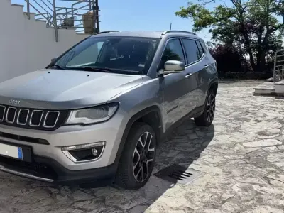 Usata Jeep Compass Limited 140 CV (102 kW) 2018 Grigio SUV