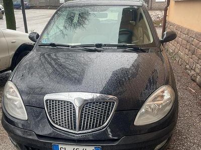 Usata Lancia Ypsilon 80 CV (58 kW) 2004 Nero Utilitaria