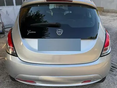 Usata Lancia Ypsilon 69 CV (50 kW) 2018 Grigio Utilitaria