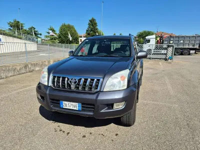 Usata Toyota Land Cruiser Sol 166 CV (122 kW) 2005 Grigio scuro SUV