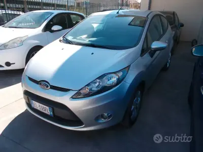 Usata Ford Fiesta Titanium 82 CV (60 kW) 2012 Grigio Berlina