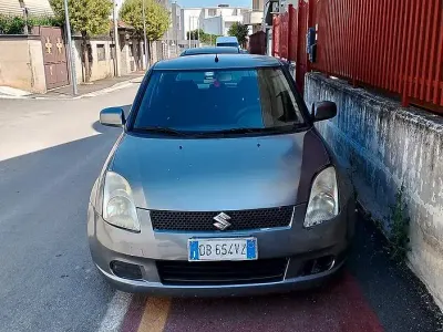 Usata Suzuki Swift 68 CV (50 kW) 2006 Grigio Utilitaria