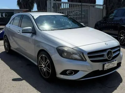 Usata Mercedes A180 Premium 109 CV (80 kW) 2013 Argento Utilitaria