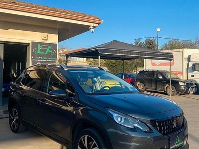 Usata Peugeot 2008 99 CV (72 kW) 2017 Grigio SUV