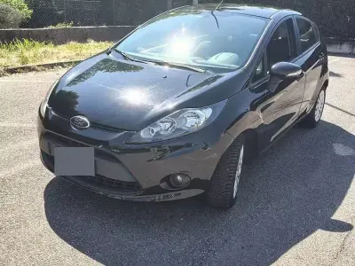 Usata Ford Fiesta 82 CV (60 kW) 2010 Nero Berlina