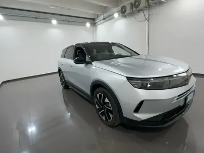 Usata Opel Grandland X 136 CV (100 kW) 2025 Kristall silver SUV