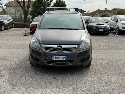Usata Opel Meriva 120 CV (88 kW) 2012 Nero Monovolume
