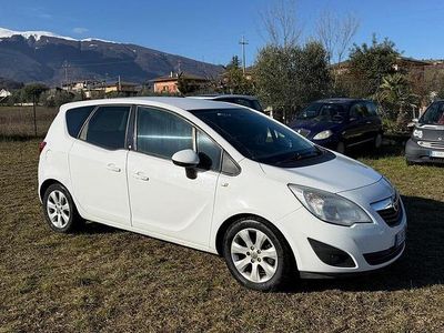 Usata Opel Meriva 95 CV (69 kW) 2011 Bianco Monovolume
