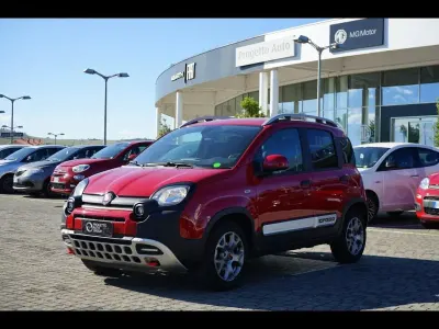 Begagnad Fiat Panda Cross Cross 2022 Röd Halvkombi